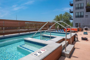 Large Downtown 2br -hot Tub-downtown!